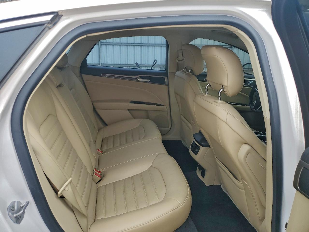 Ford Fusion Se Image 7