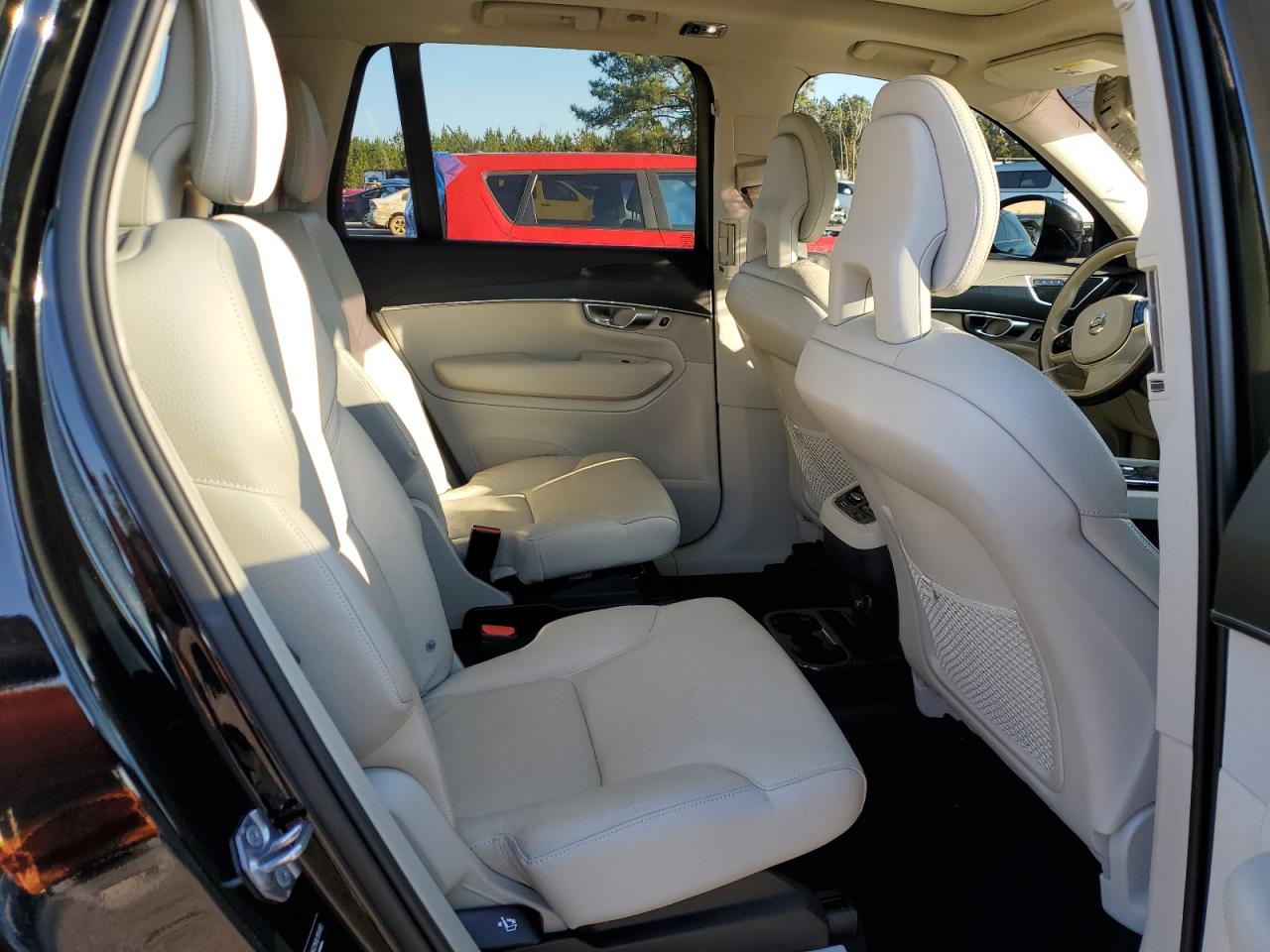 Volvo XC90 T6 Momentum Image 10
