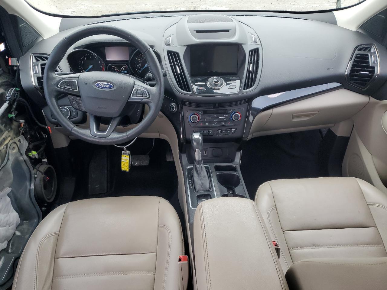 Ford Escape Titanium Image 2