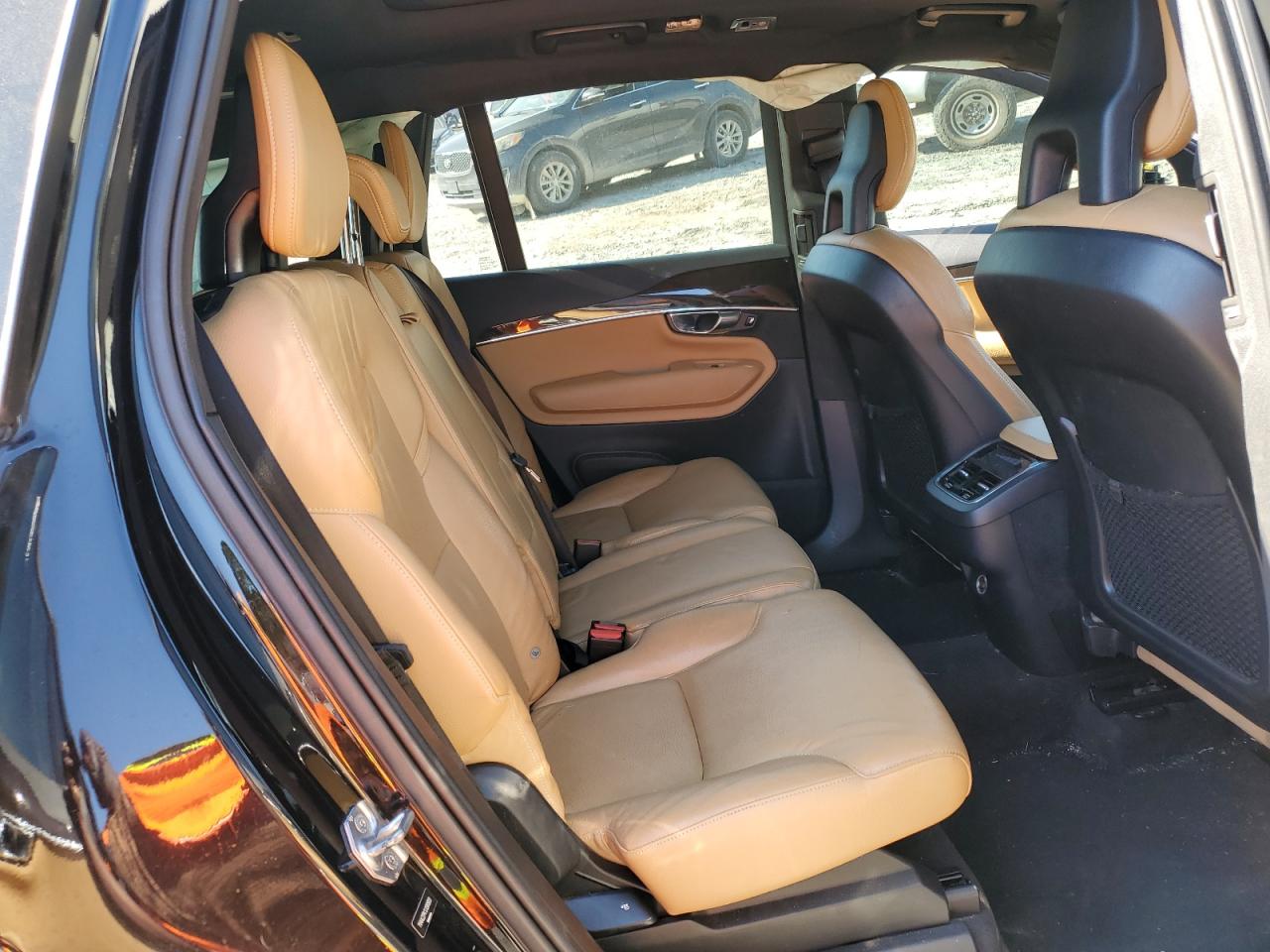 Volvo XC90 T6 Image 8