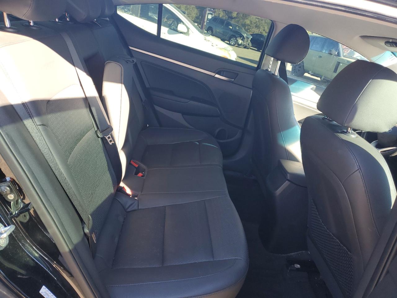 Hyundai ELANTRA Sel Image 5