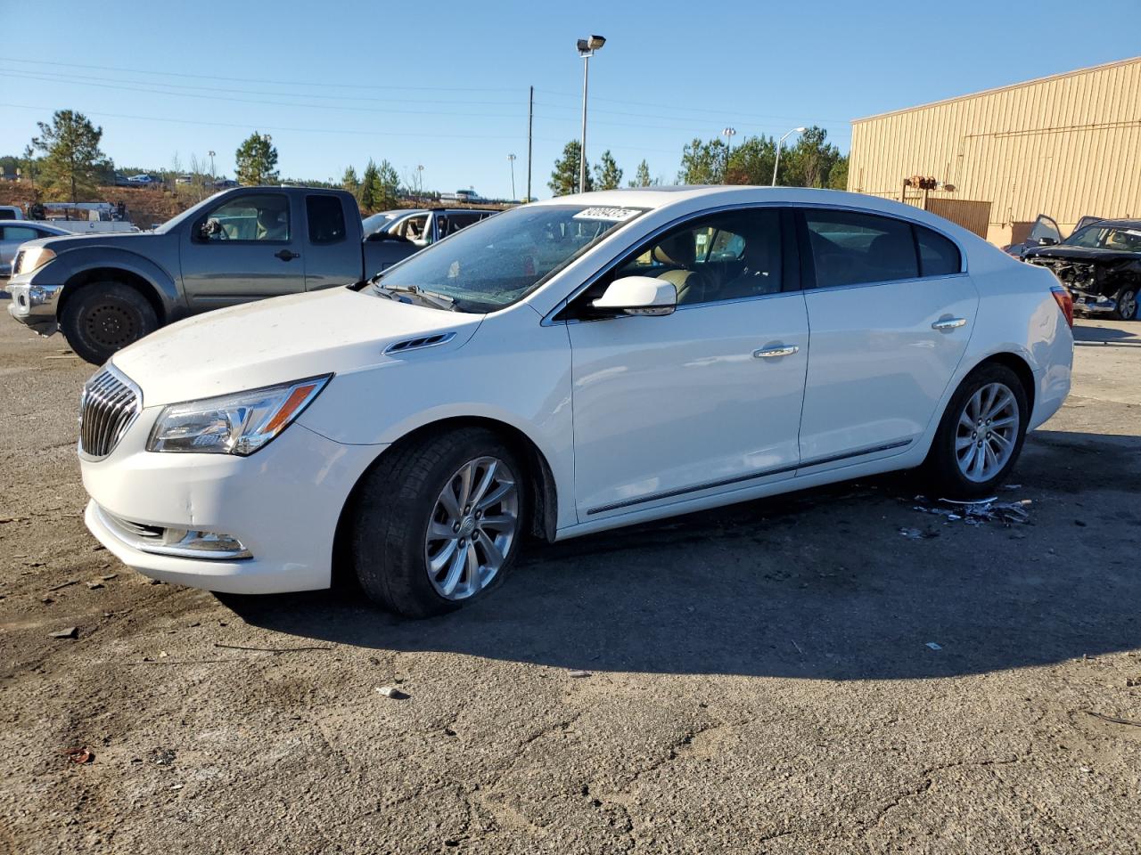 Buick LaCrosse Image 1