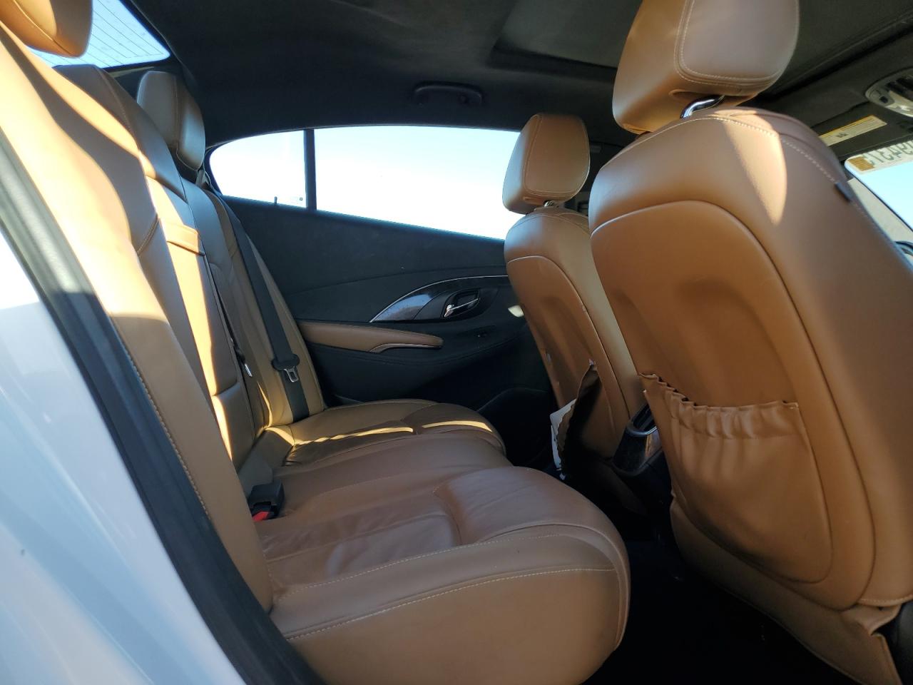 Buick LaCrosse Image 3