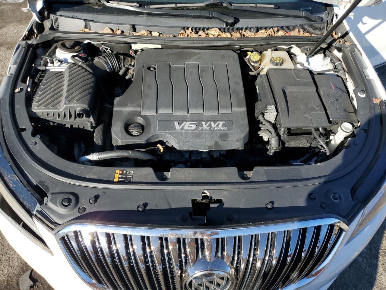 Buick LaCrosse Image 2