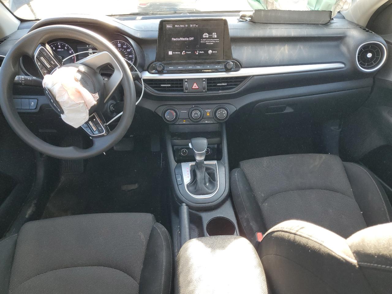 Kia Forte Fe Image 8