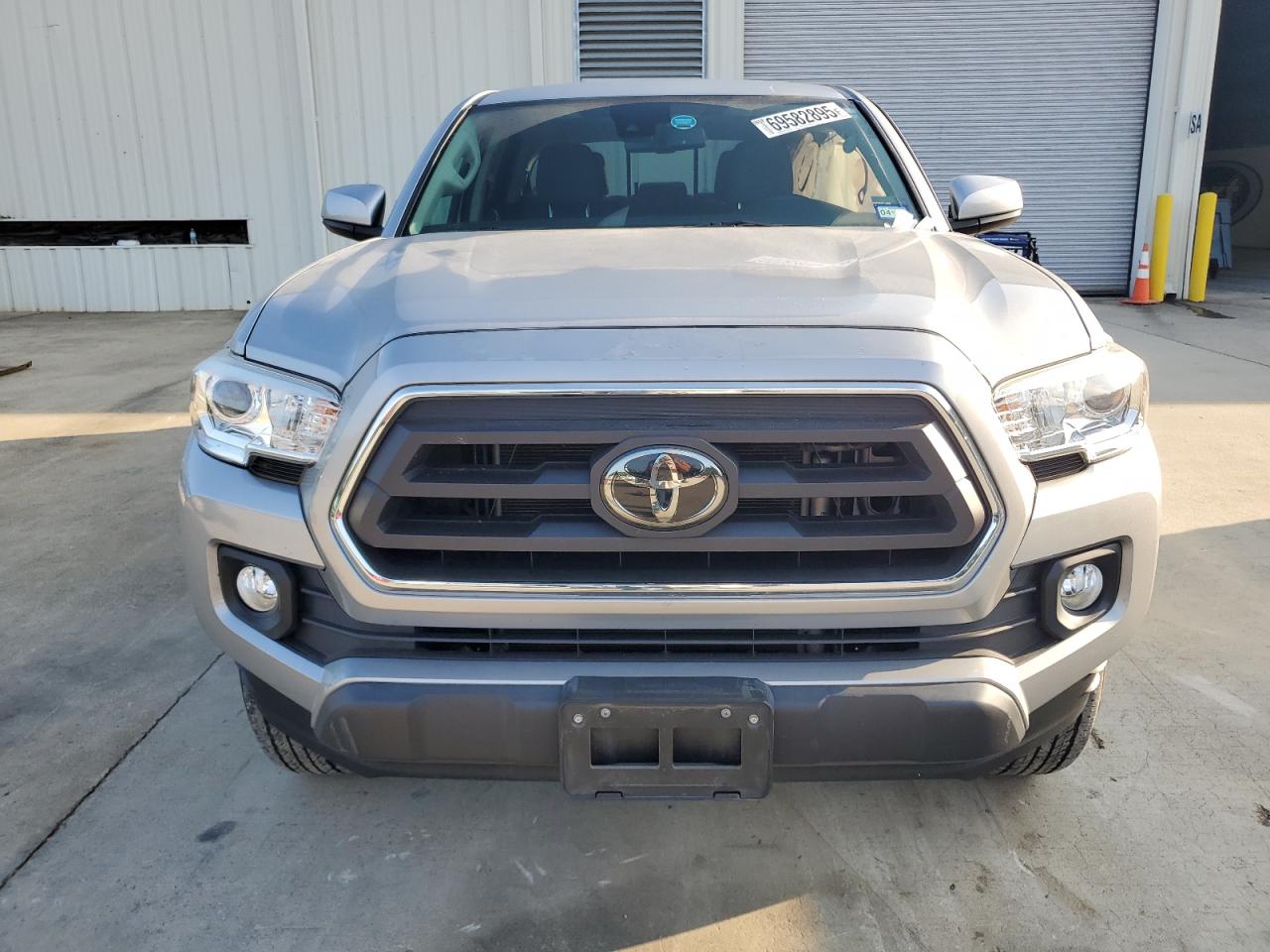 Toyota Tacoma Double Cab Image 9