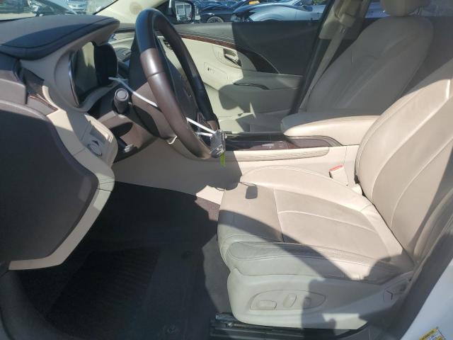 Buick LaCrosse Image 12