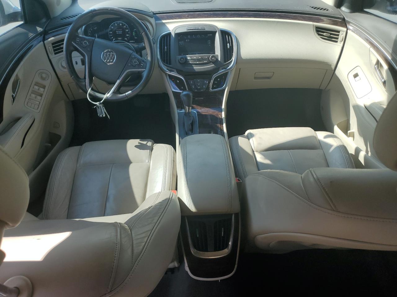 Buick LaCrosse Image 5