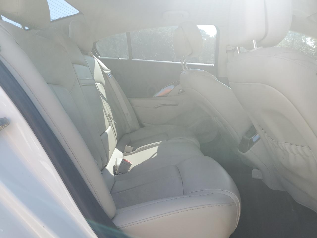 Buick LaCrosse Image 6