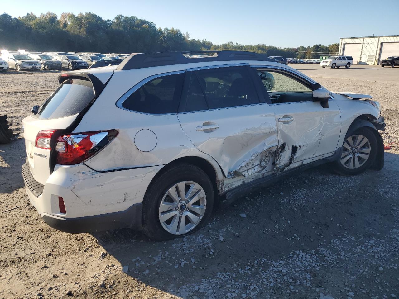 Subaru Outback 2.5i Premium Image 3