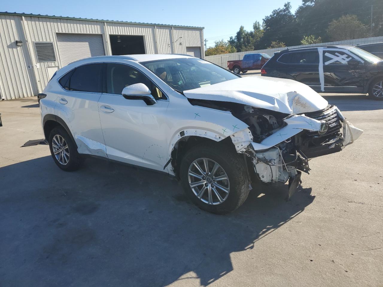 Lexus NX 300 Base Image 12
