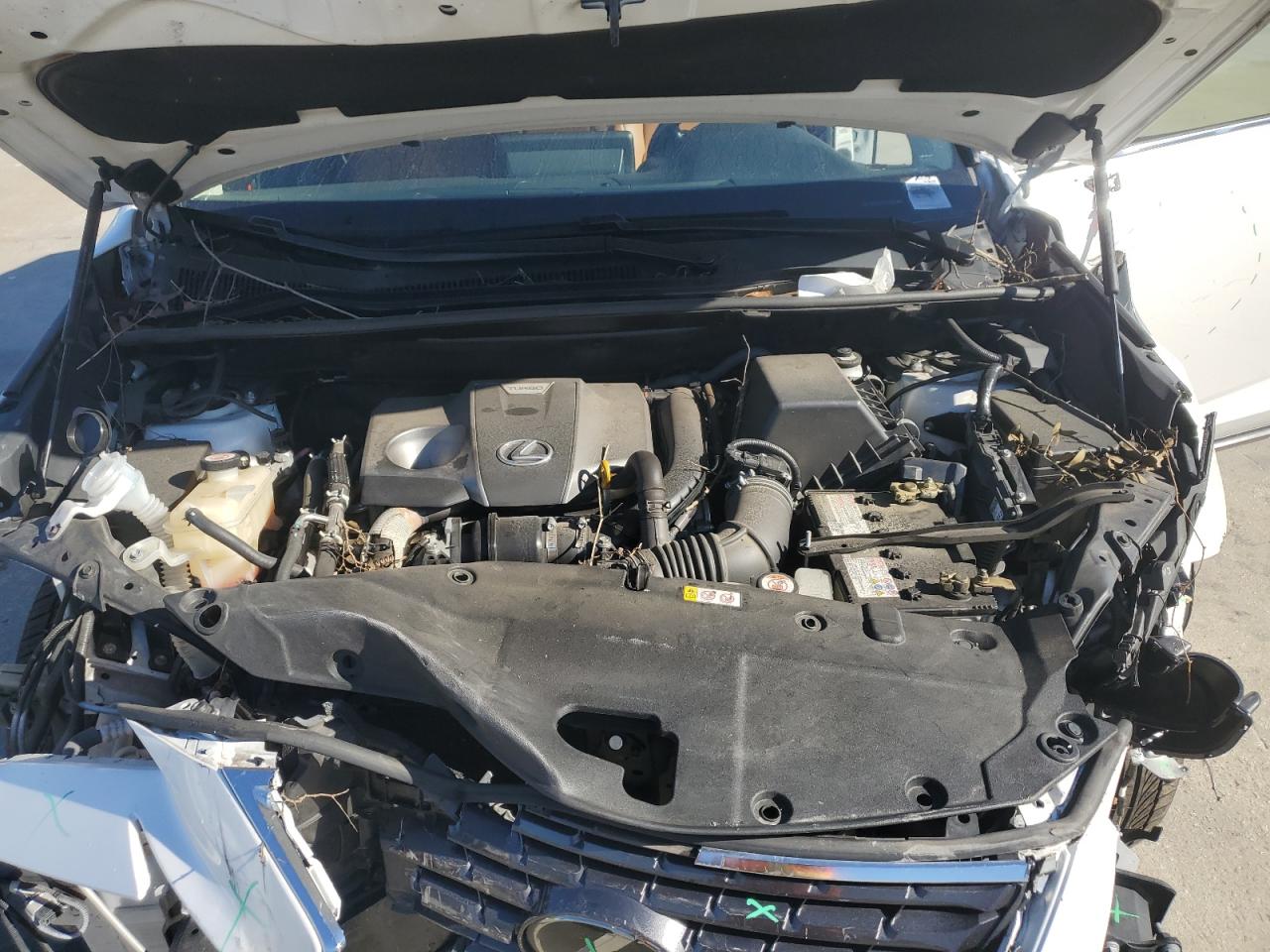 Lexus NX 300 Base Image 4