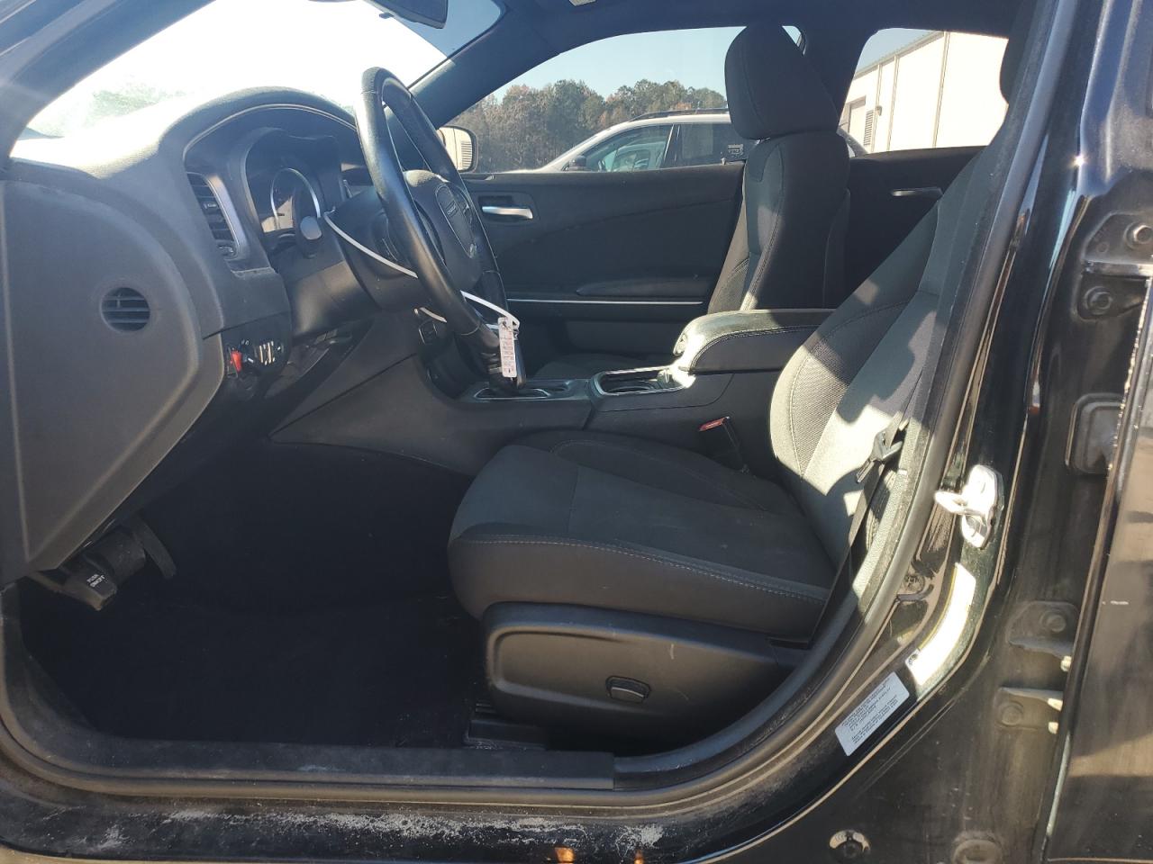 Dodge Charger Se Image 10