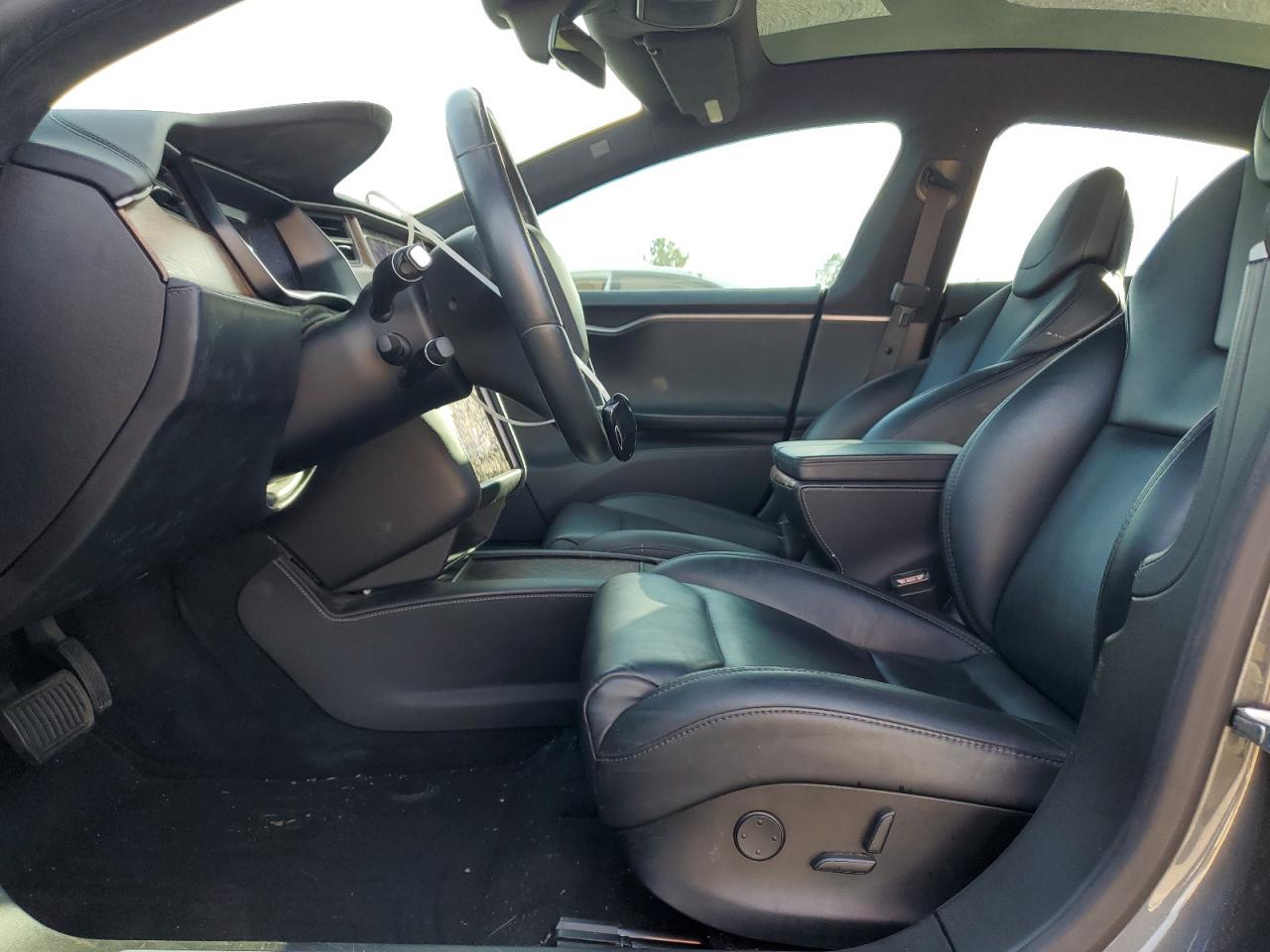 Tesla Model S Image 4