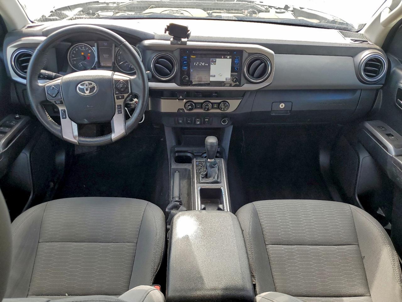 Toyota Tacoma Double Cab Image 8