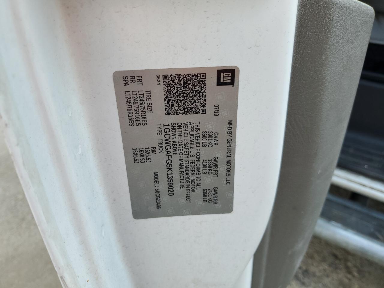 Chevrolet Express Image 8