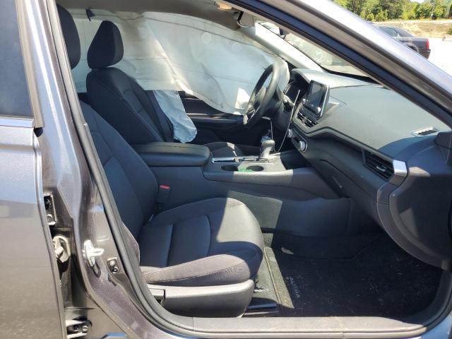 Nissan Altima S Image 3