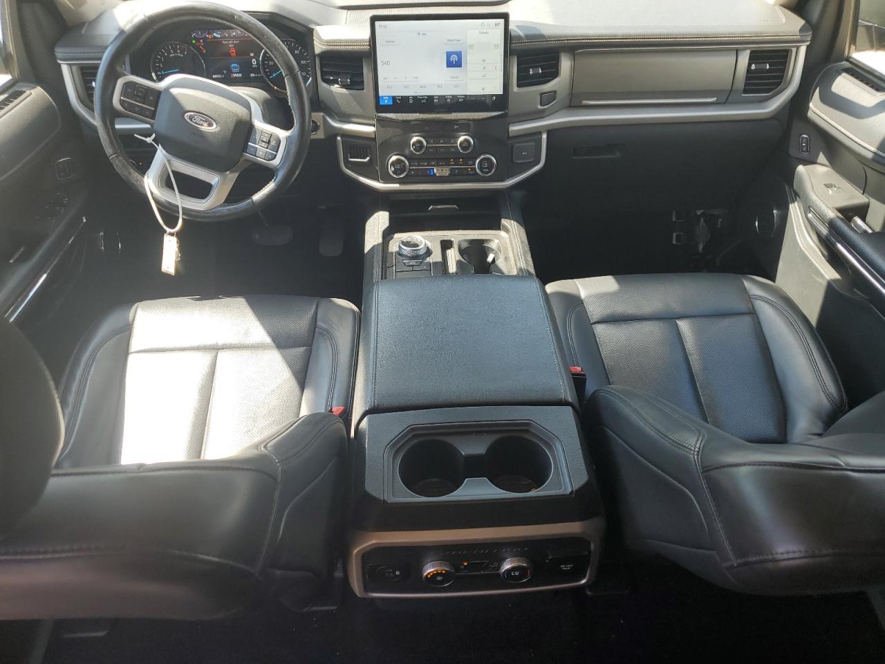 Ford Expedition Max Xlt Image 9