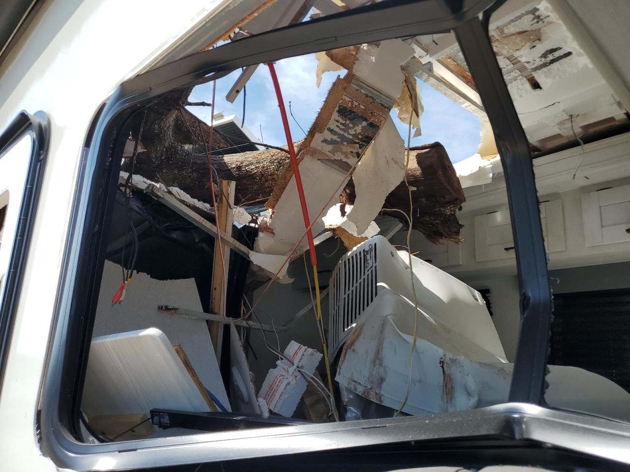 Ford Econoline E450 Super Duty Cutaway Van Image 2