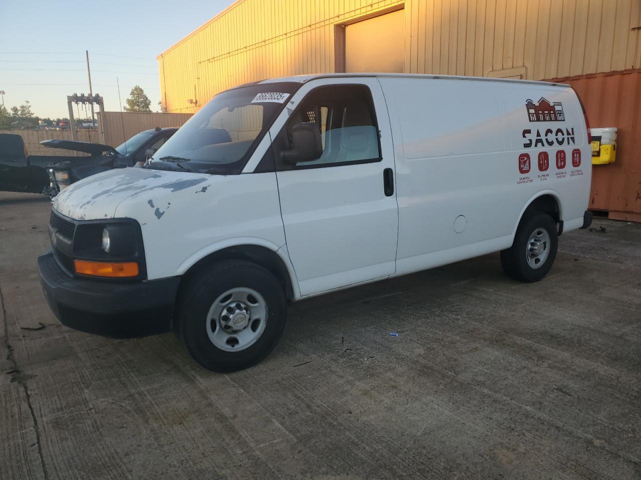 Chevrolet Express Image 1