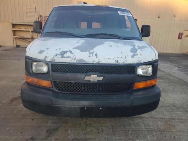 Chevrolet Express Image 9