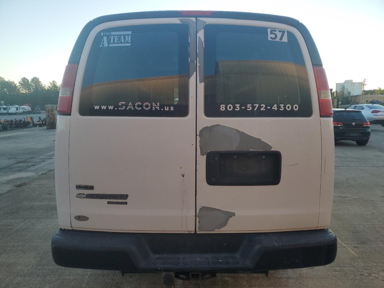 Chevrolet Express Image 8