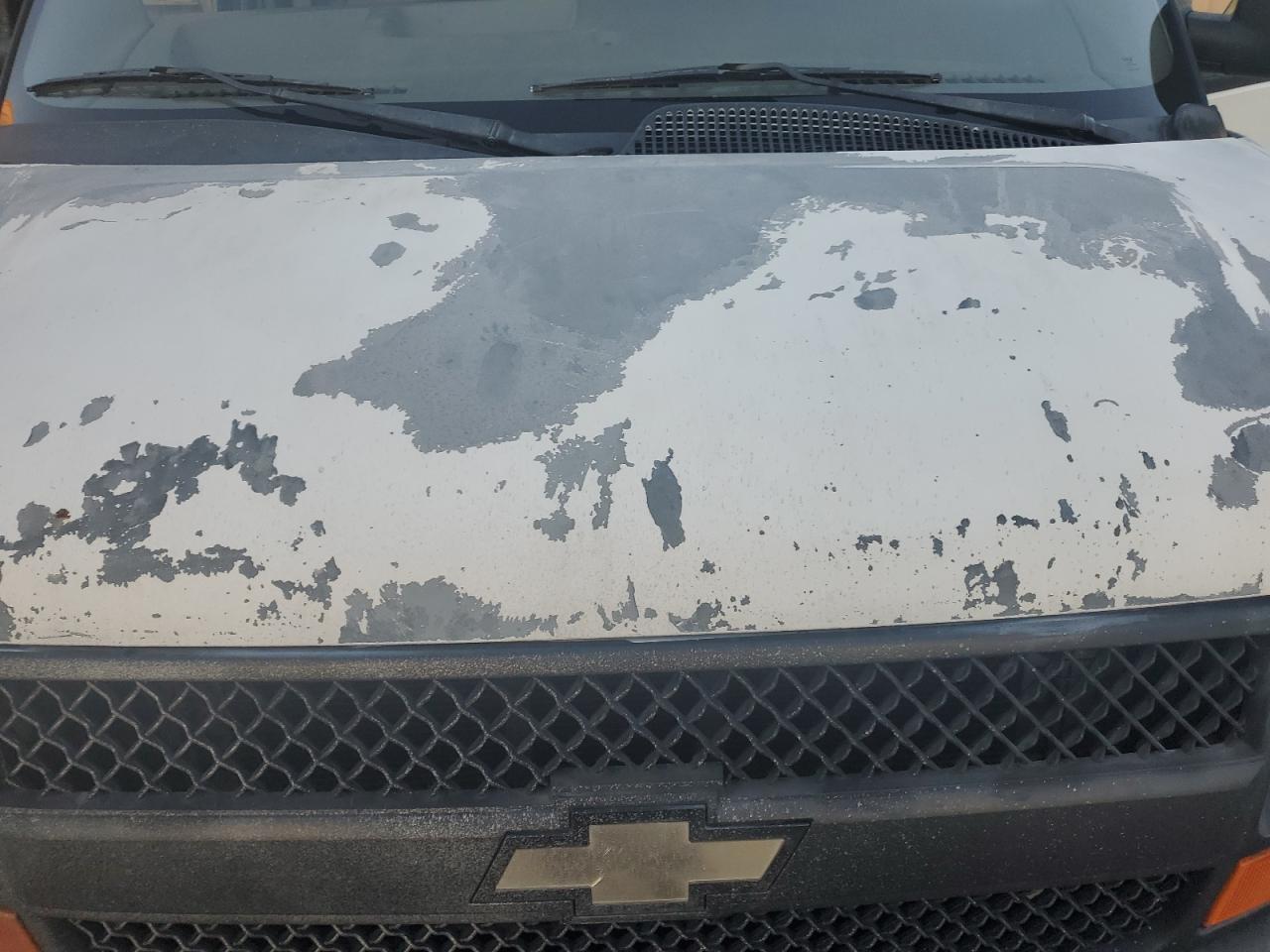 Chevrolet Express Image 7