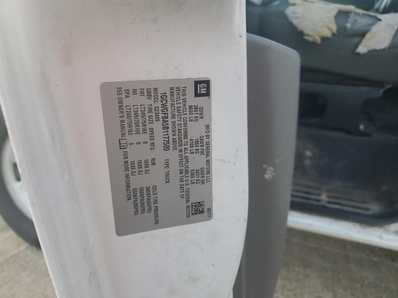 Chevrolet Express Image 10