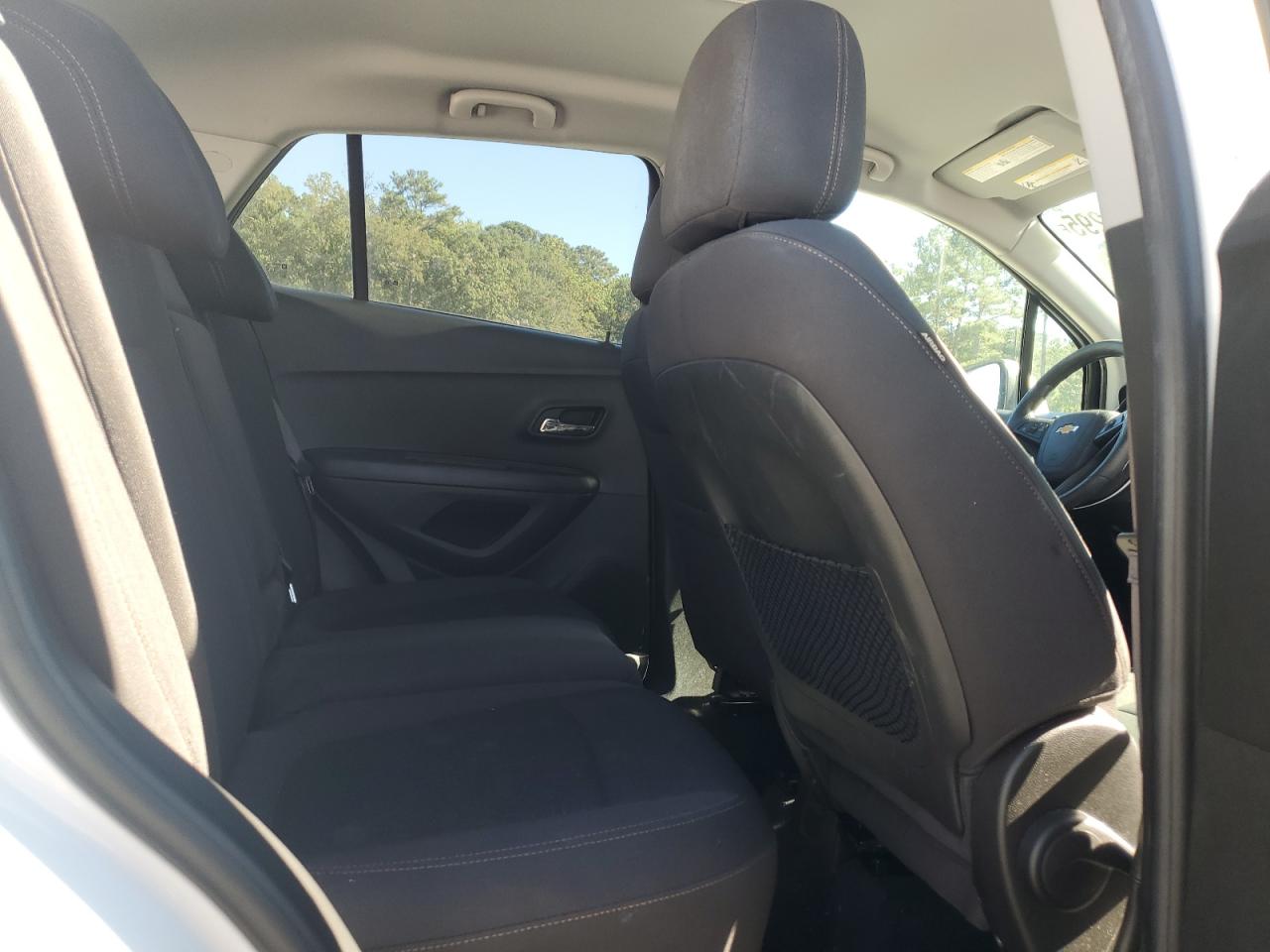 Chevrolet Trax Ls Image 9