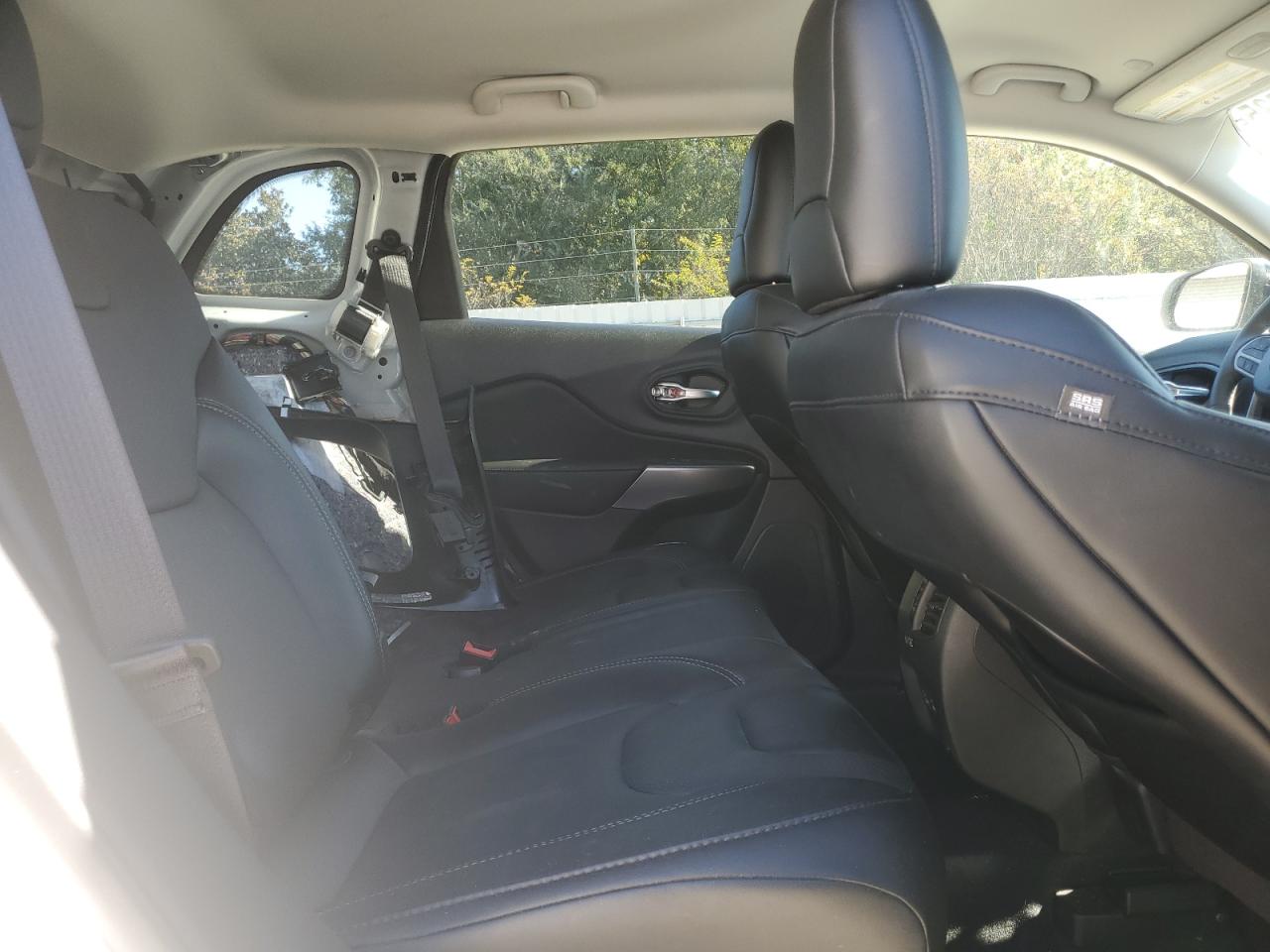 Jeep Grand Cherokee Latitude Lux Image 13