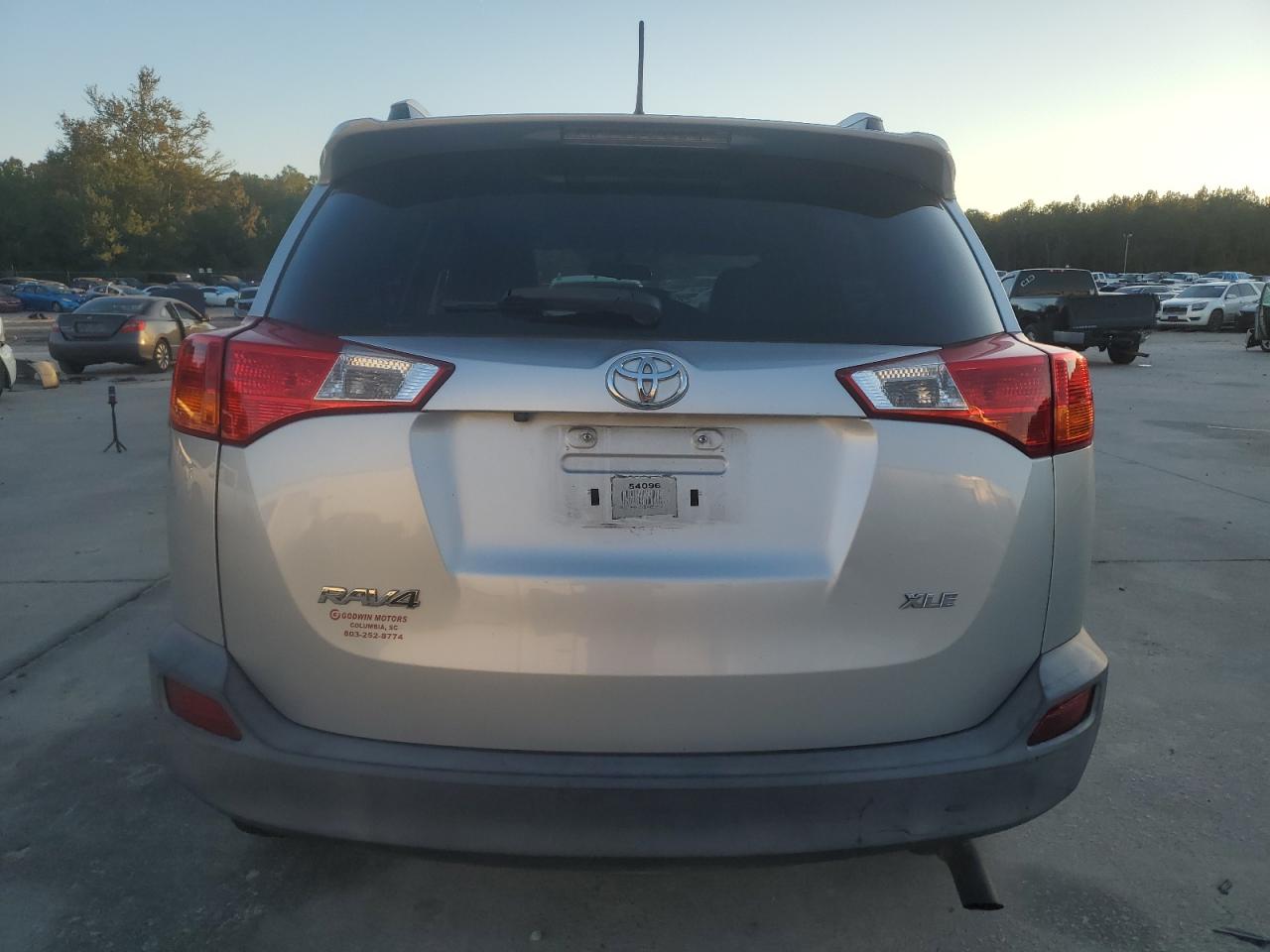 Toyota RAV4 Xle Image 3