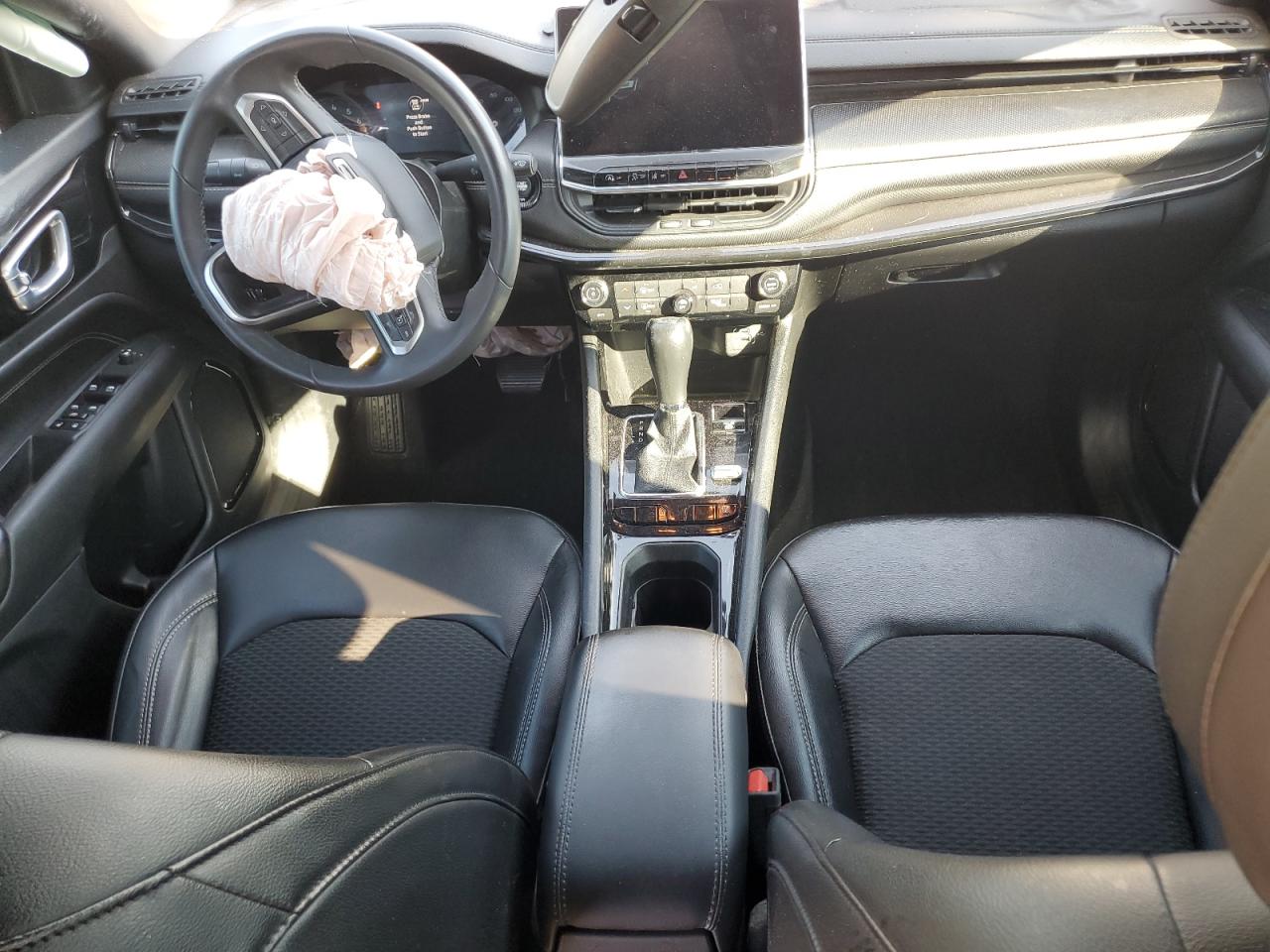 Jeep Compass Latitude Image 2