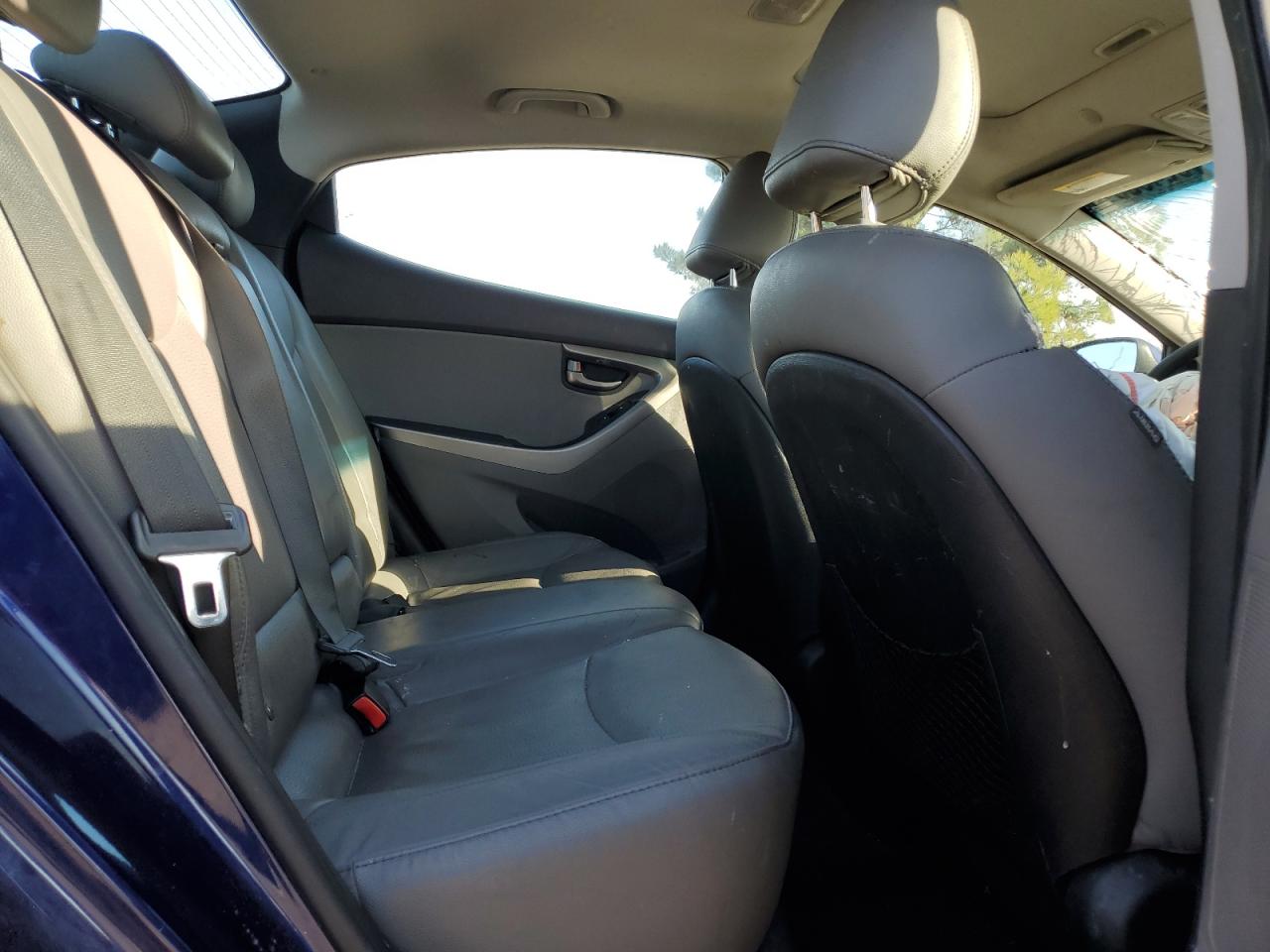 Hyundai ELANTRA Gls Image 10