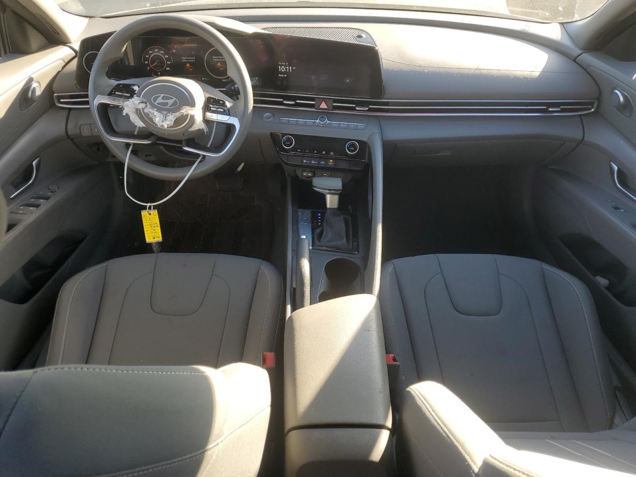 Hyundai ELANTRA Sel Image 8