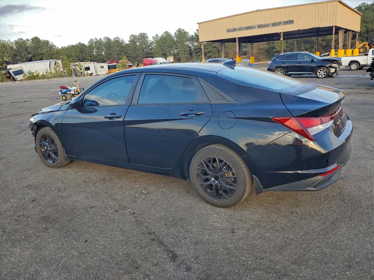 Hyundai ELANTRA Sel Image 4