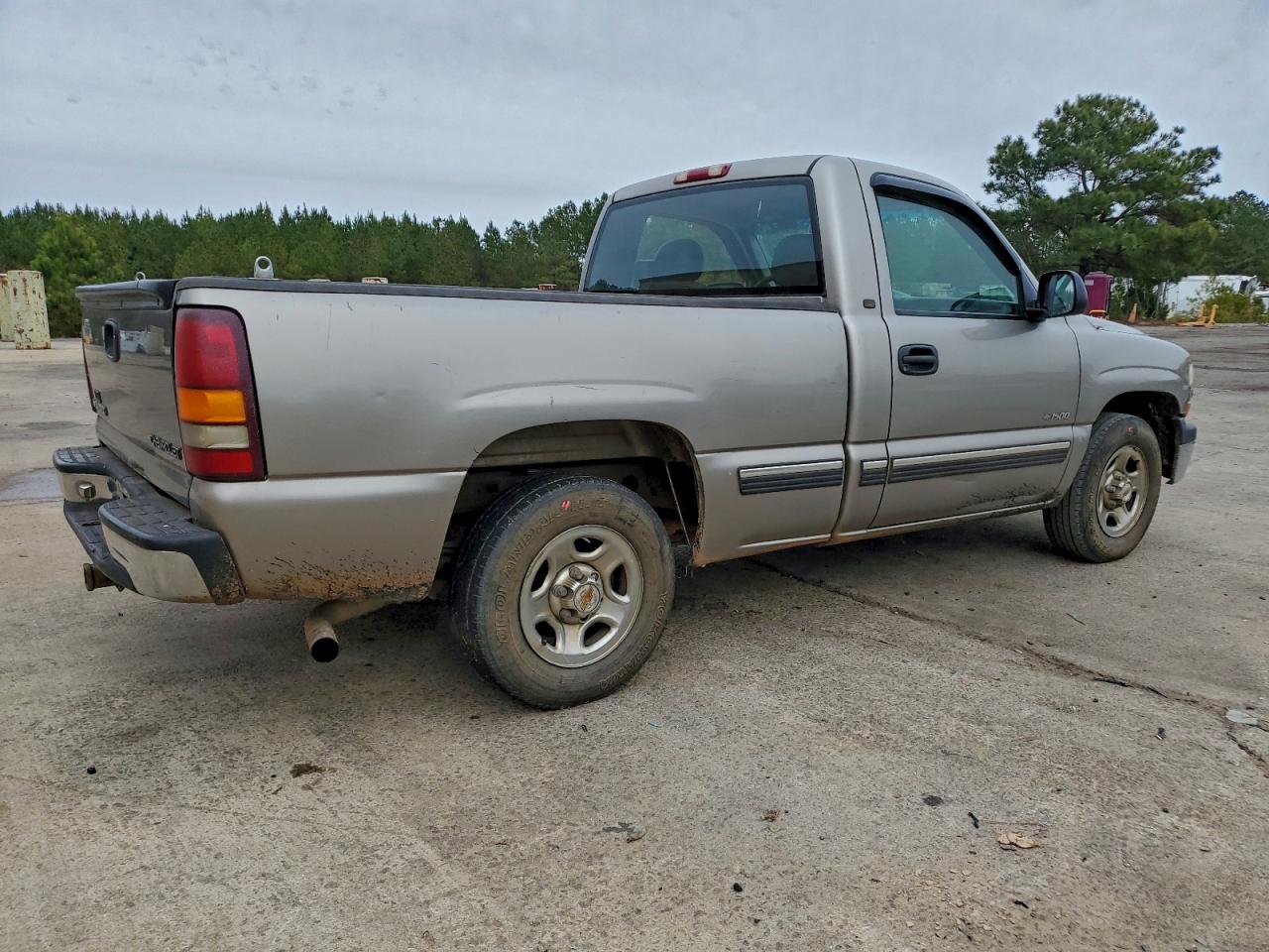Chevrolet Silverado C1500 Image 4