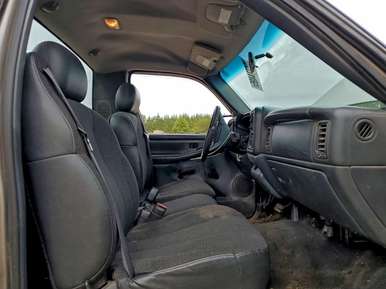 Chevrolet Silverado C1500 Image 8