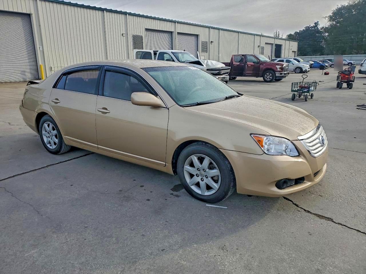 Toyota Avalon Xl Image 3