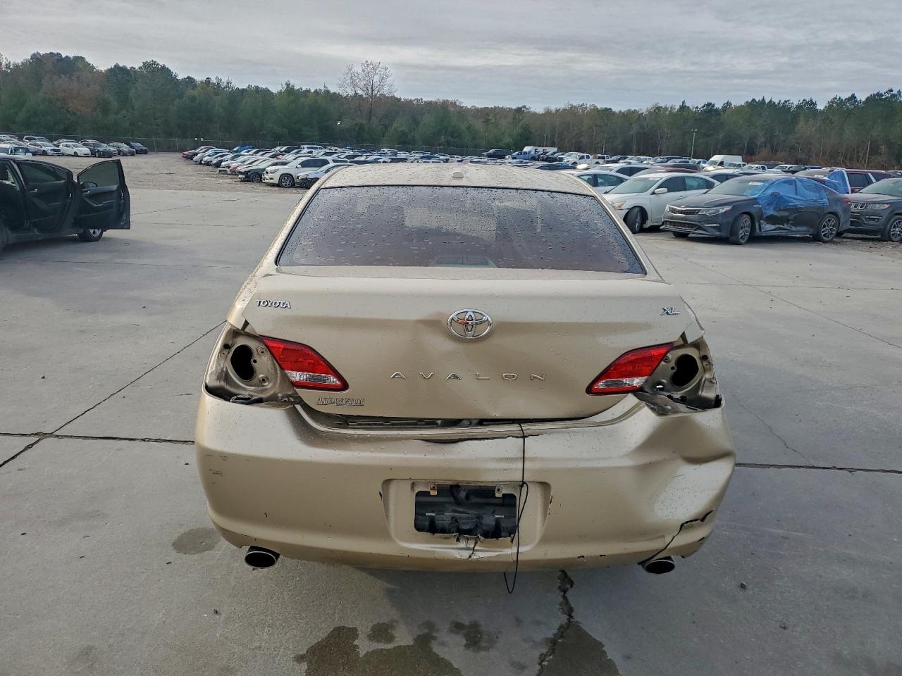 Toyota Avalon Xl Image 5