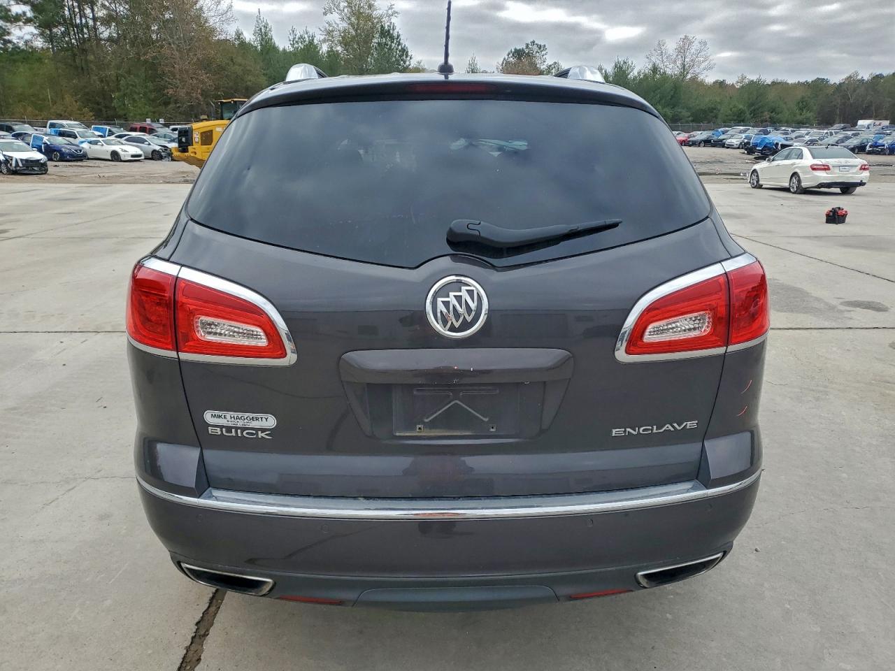 Buick Enclave Image 12