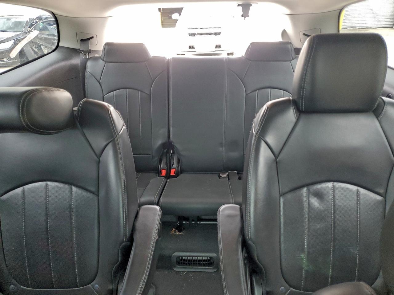 Buick Enclave Image 11