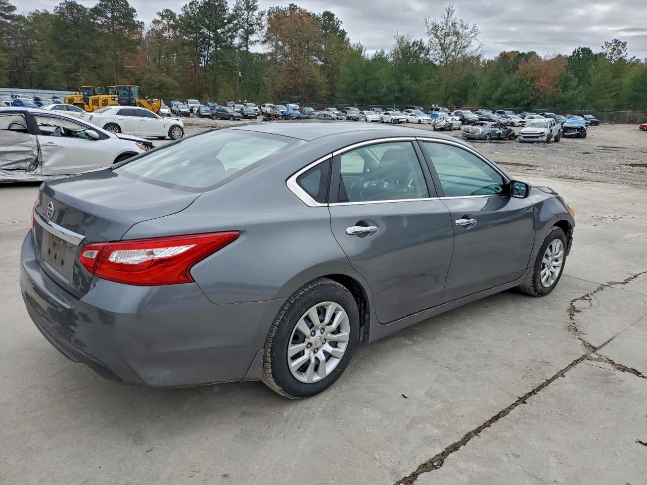 Nissan Altima 2.5 Image 13