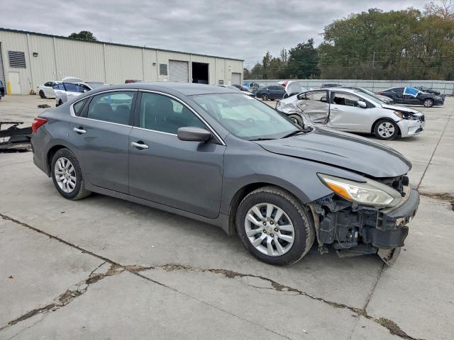 Nissan Altima 2.5 Image 3