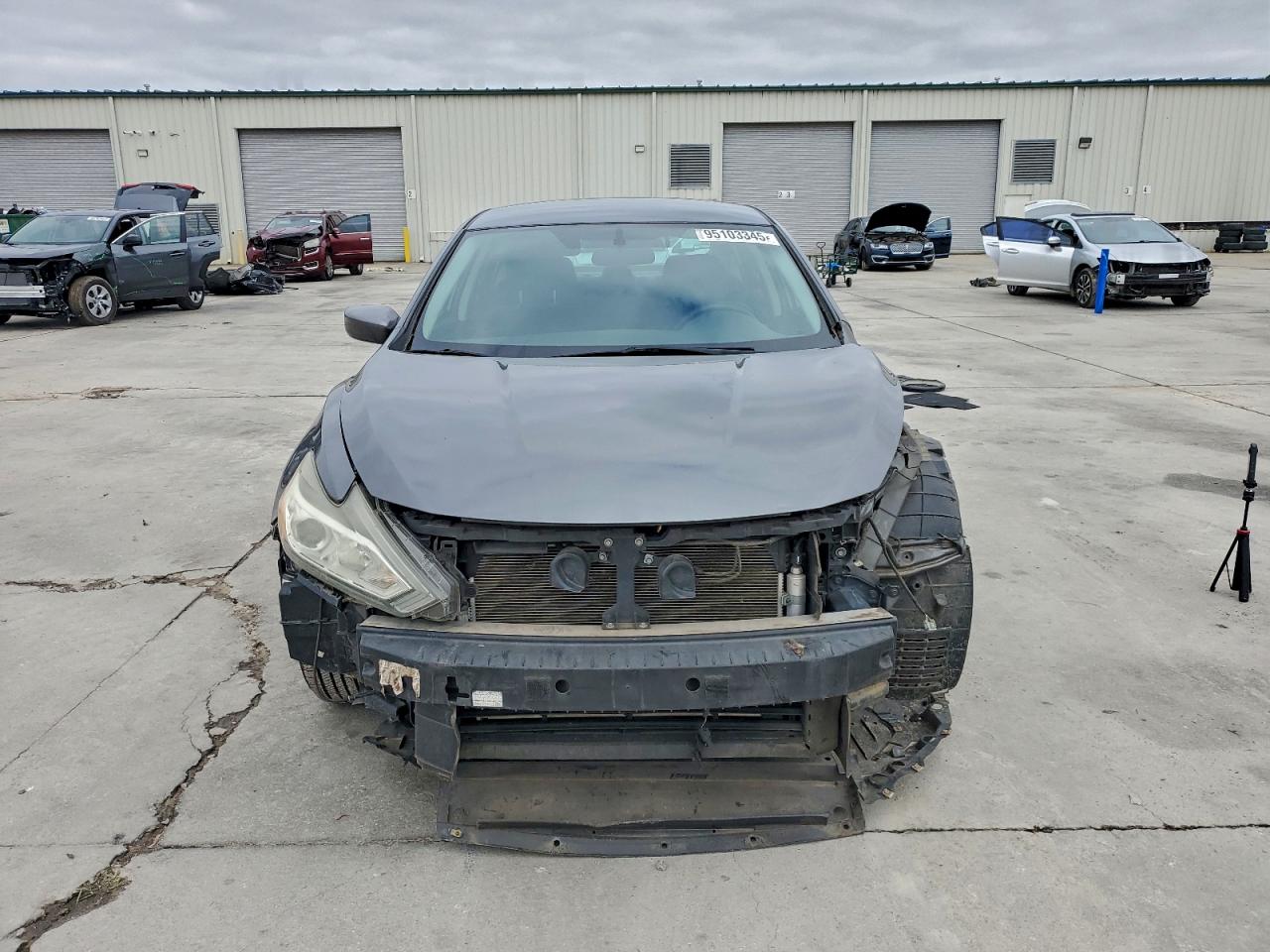 Nissan Altima 2.5 Image 8