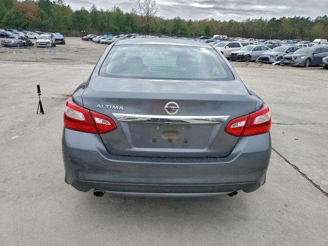 Nissan Altima 2.5 Image 6
