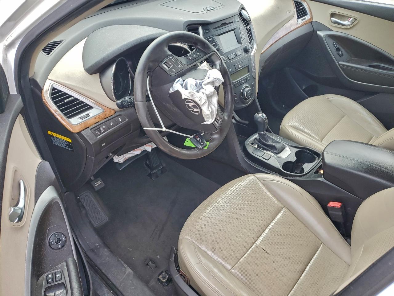 Hyundai SANTA FE Image 8