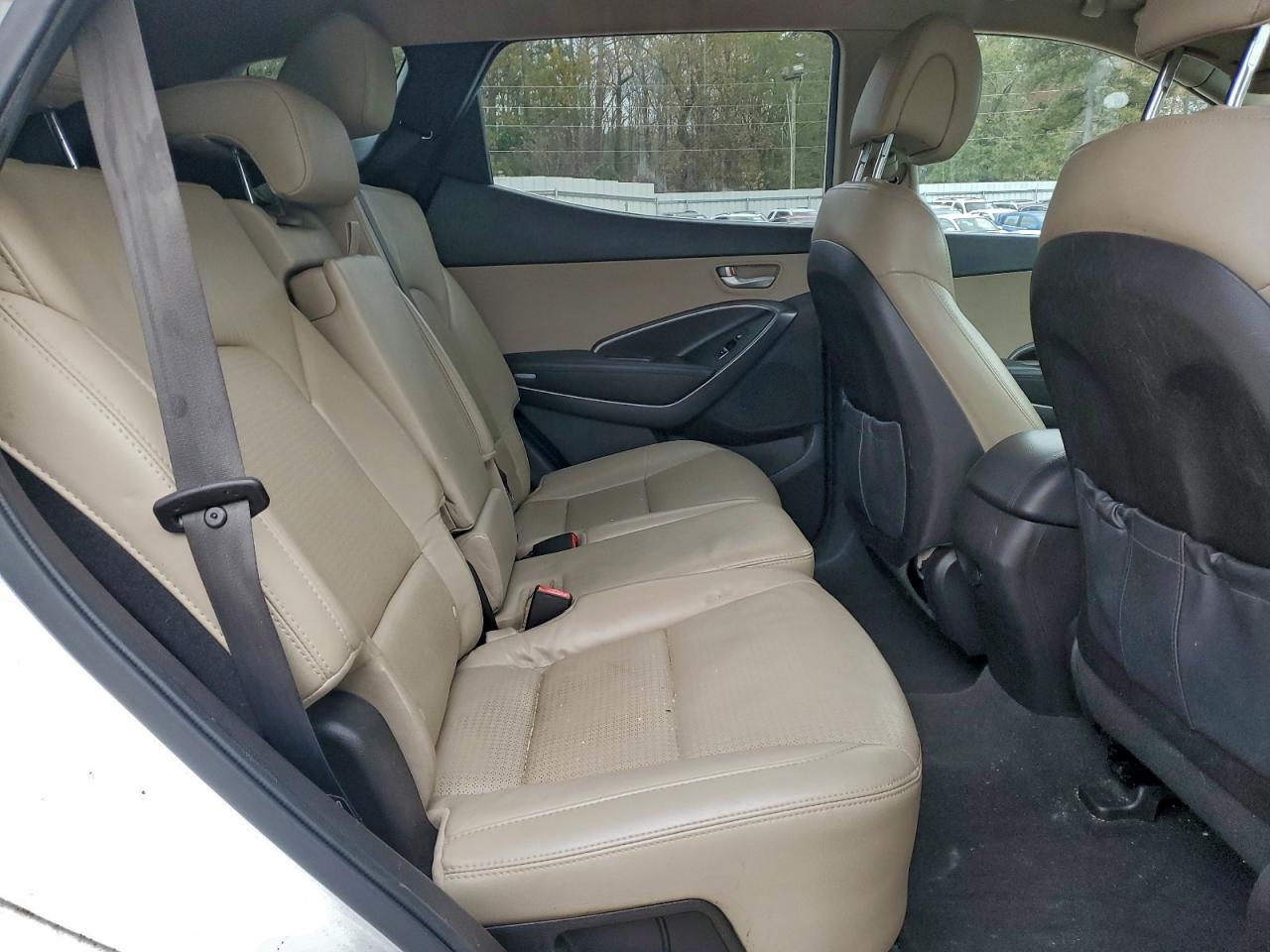 Hyundai SANTA FE Image 6