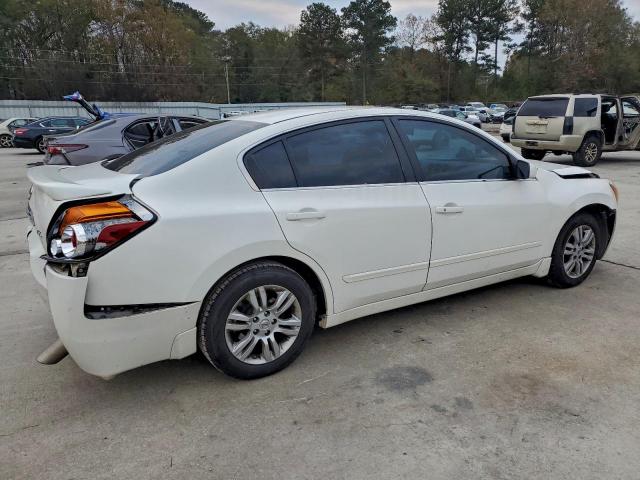 Nissan Altima Base Image 13