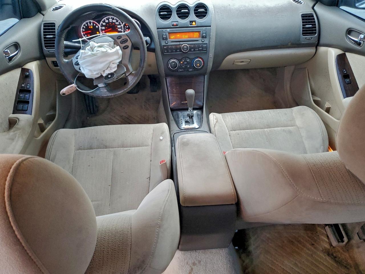 Nissan Altima Base Image 12