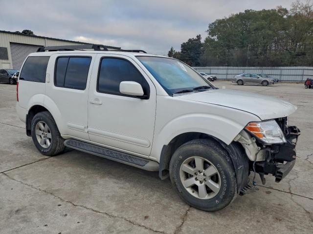 Nissan Pathfinder S Image 8